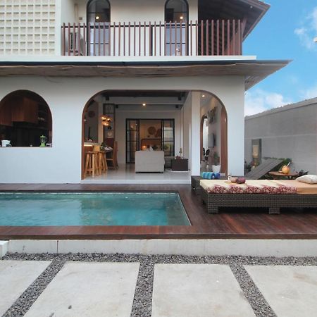 Sudha Villa Bali Anyelir Seminyak Buitenkant foto
